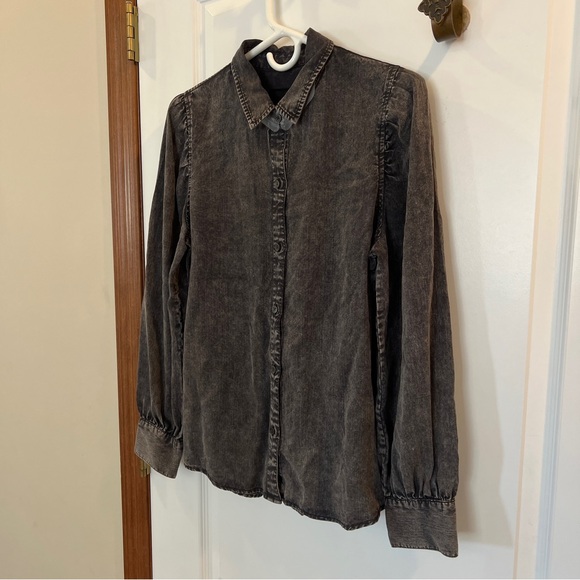 Rails NEW! Women's Medium Angelica Black Acid Wash Button Down Shirt - Picture 7 of 16